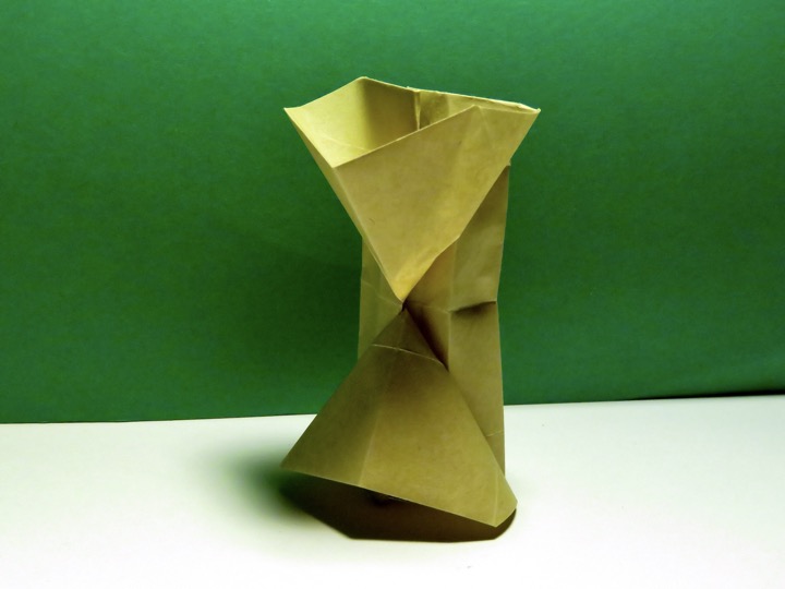 20. Hourglass object (Fumiaki Kawahata)