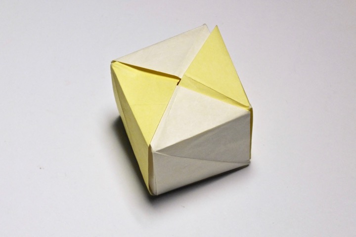 21. Gift box (Jun Maekawa)