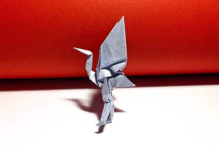 25. Standing crane (Jun Maekawa)