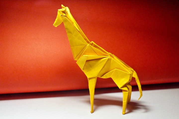 18. Giraffe (Gen Hagiwara)