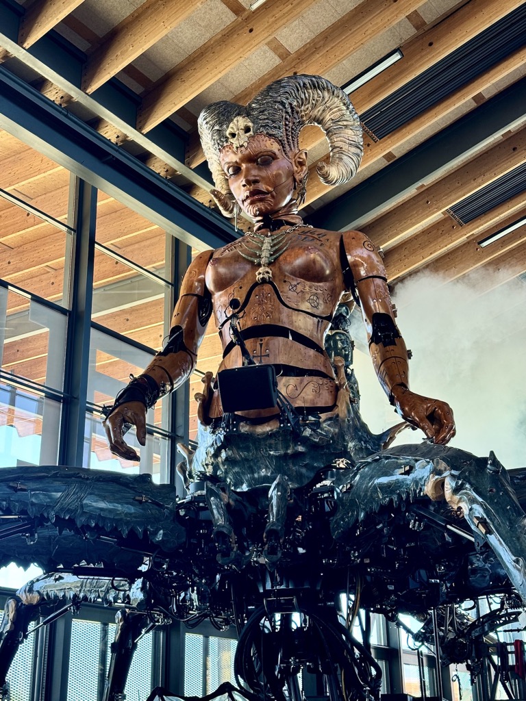 H.lle machine, Toulouse, 04/2025