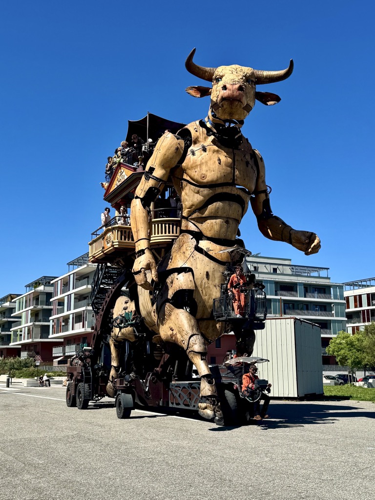 H.lle machine, Toulouse, 04/2025