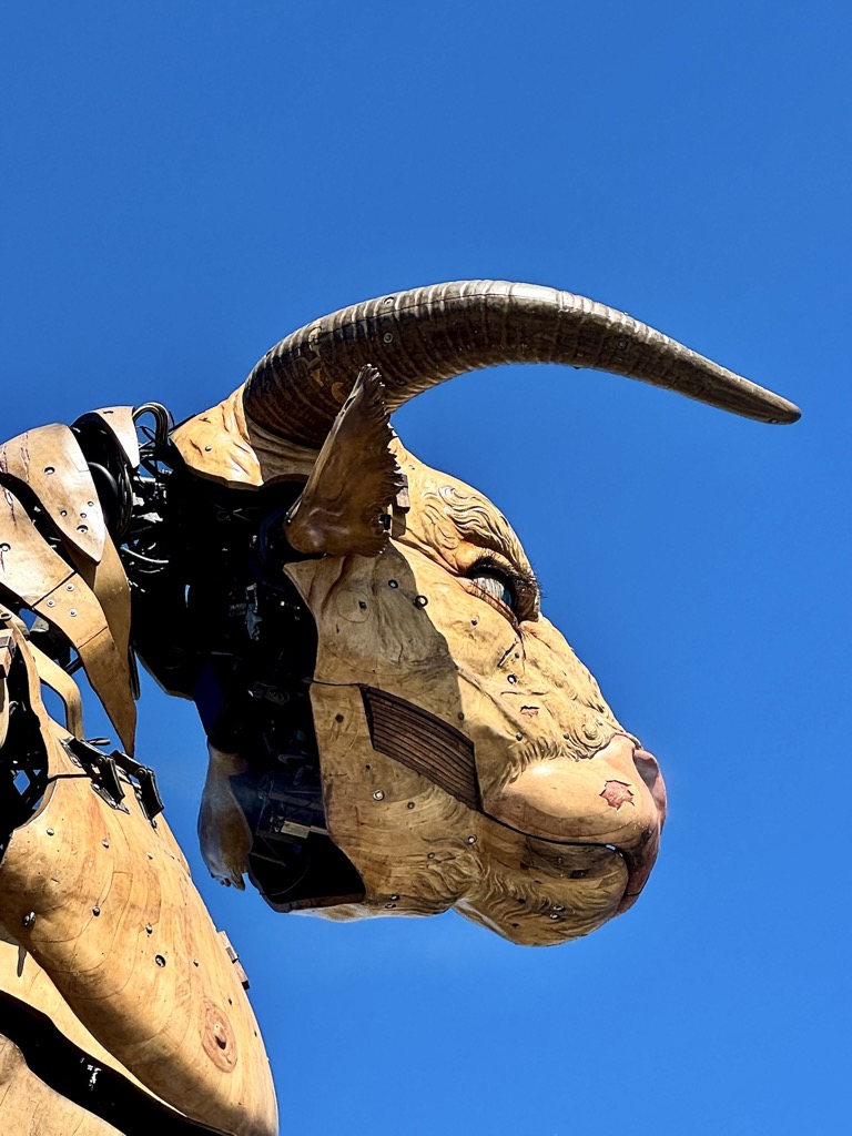 H.lle machine, Toulouse, 04/2025