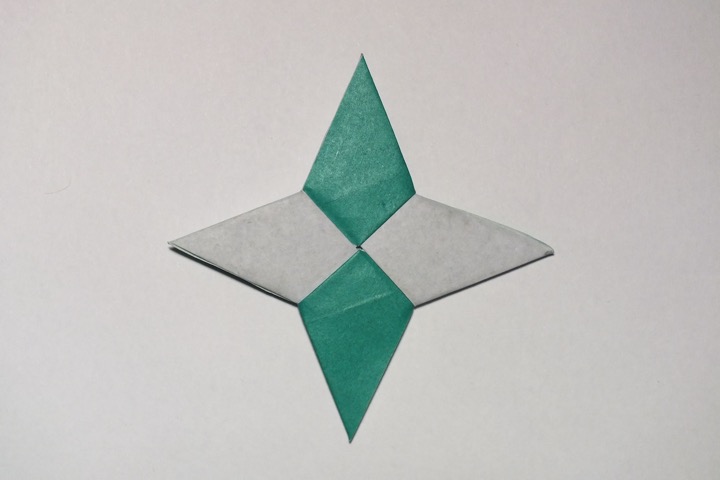 10. Two-toned four-pointed star (John Montroll)