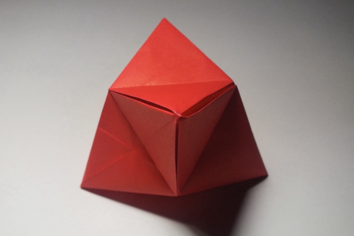 33. Squat stellated tetrahedron (J. Montroll)
