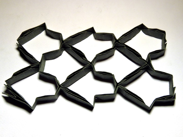 Arrow lattice (Hubert Villeneuve)