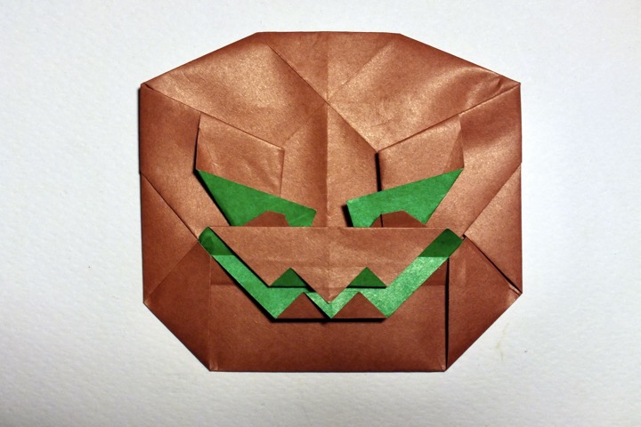 B5. Pumpkin face (Roman Diaz)