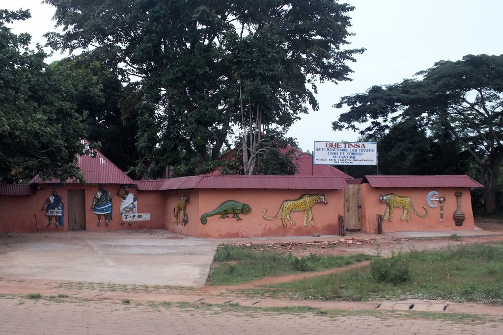Gbetinsa temple, Abomey, 11/2015
